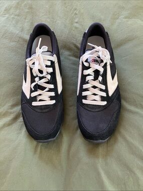 Brooks Sneakers